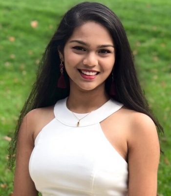 Amisha Headshot